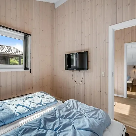 Leeve - 1-4km To The Fjord By Interhome Hemmet